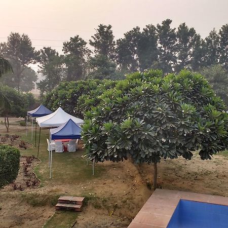 Club Awara Holiday Resort Manesar Eksteriør bilde