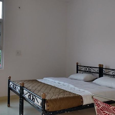 Club Awara Holiday Resort Manesar Eksteriør bilde