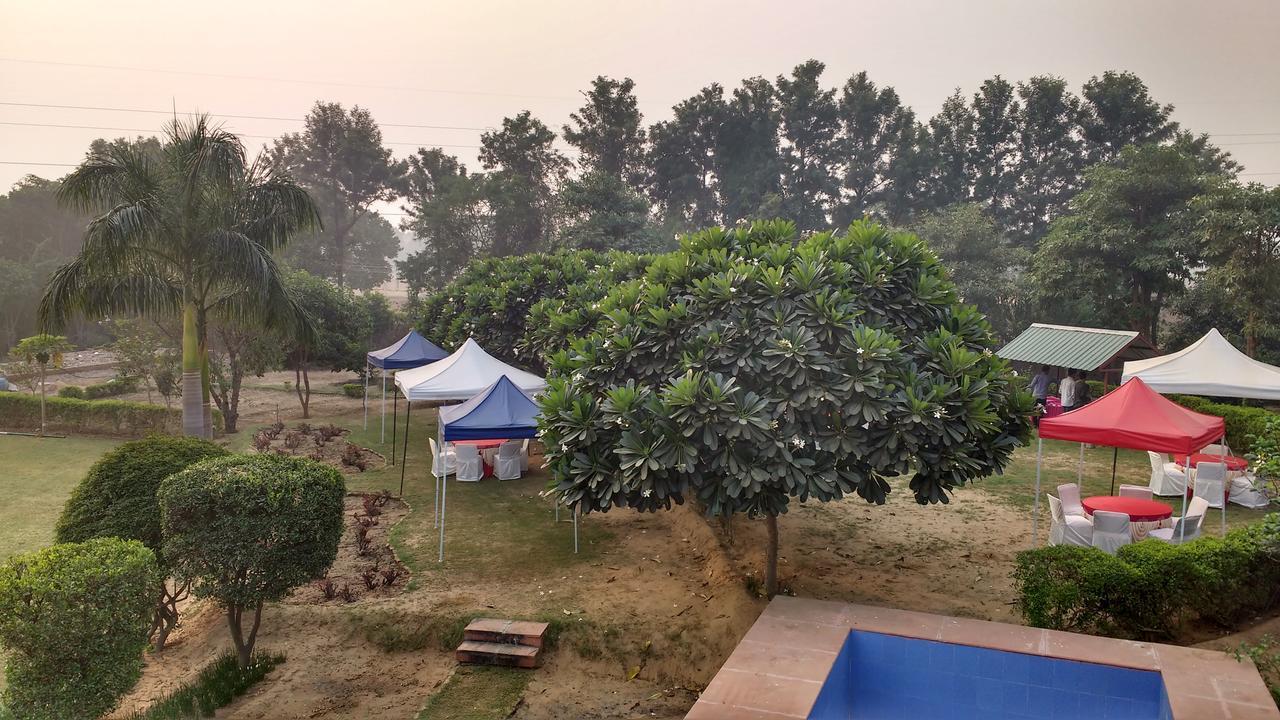 Club Awara Holiday Resort Manesar Eksteriør bilde
